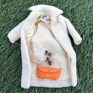 Vintage 1959 Barbie "Peachy Fleecy Coat" #915 • TM tagged • Shoes & Purse